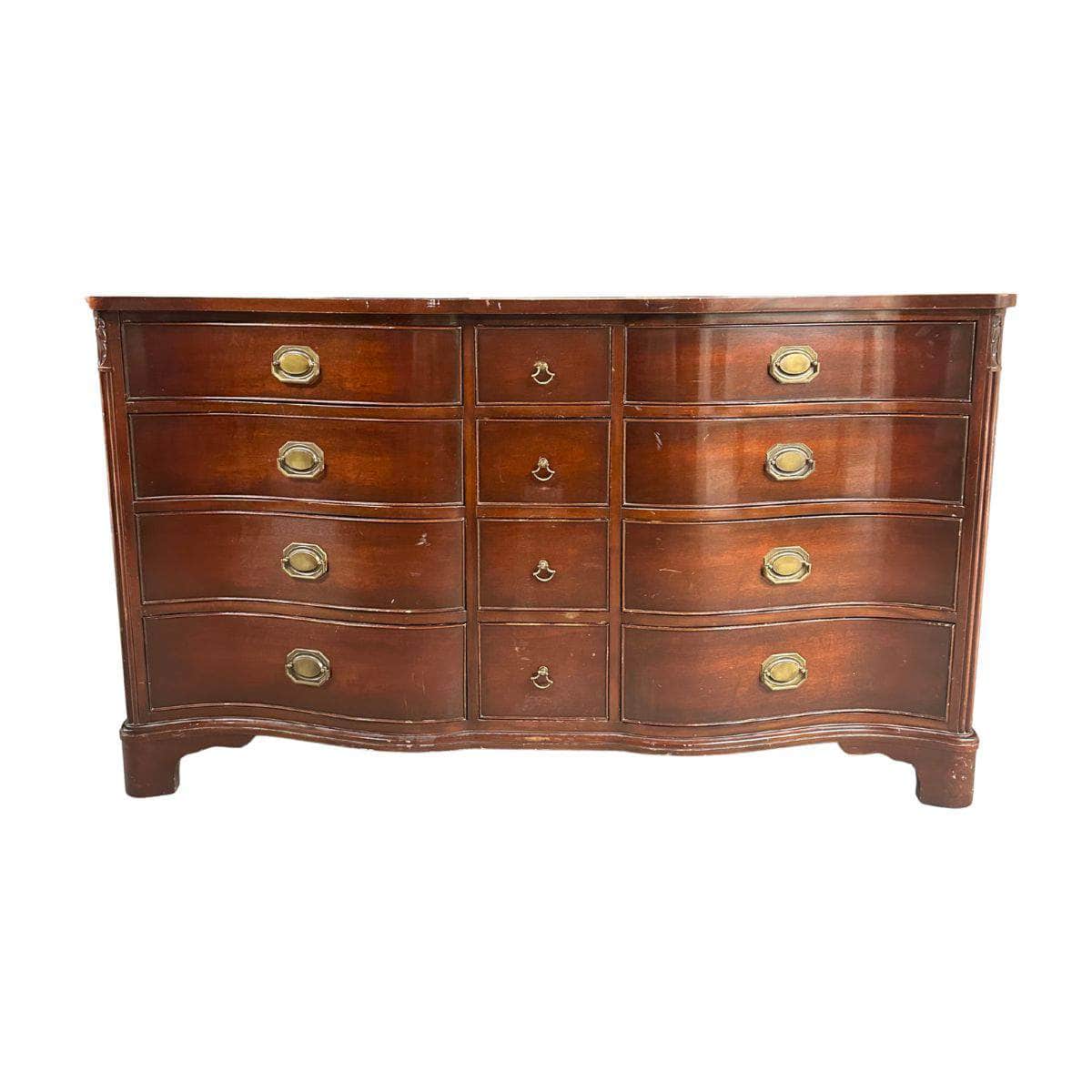 Traditional 12-Drawer Dresser