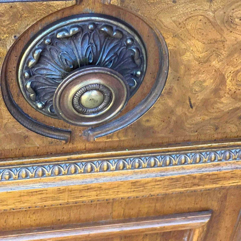 Classic Traditional Buffet - Lacquered The Resplendent Crow